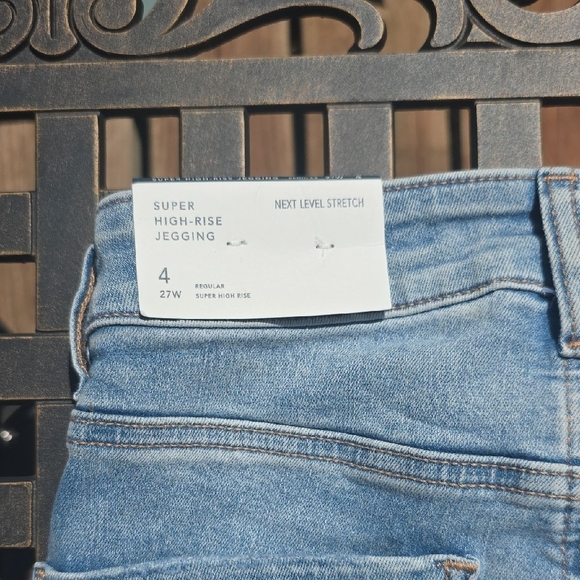 Trendy Light Blue Boyfriend Jeans - Picture 5 of 8